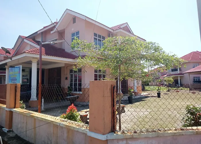 Orkid Camelia Homestay 4 Bedrooms Fully Aircond - Near Drawbridge,Mayang Mall,Ktcc,Pasar Payang