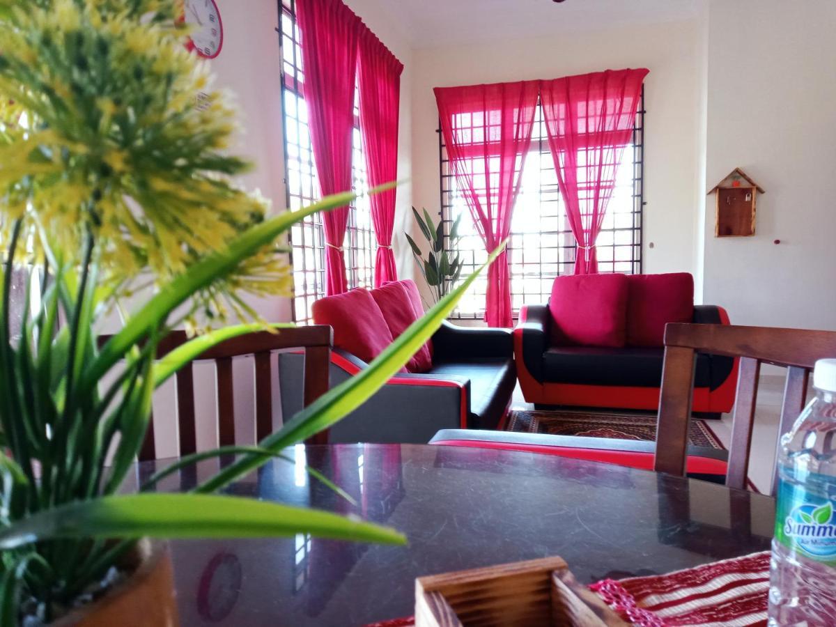 Orkid Camelia 4 Bedrooms Fully Aircond - Near Drawbridge,mayang Mall,ktcc,pasar Payang Holiday home Kuala Terengganu