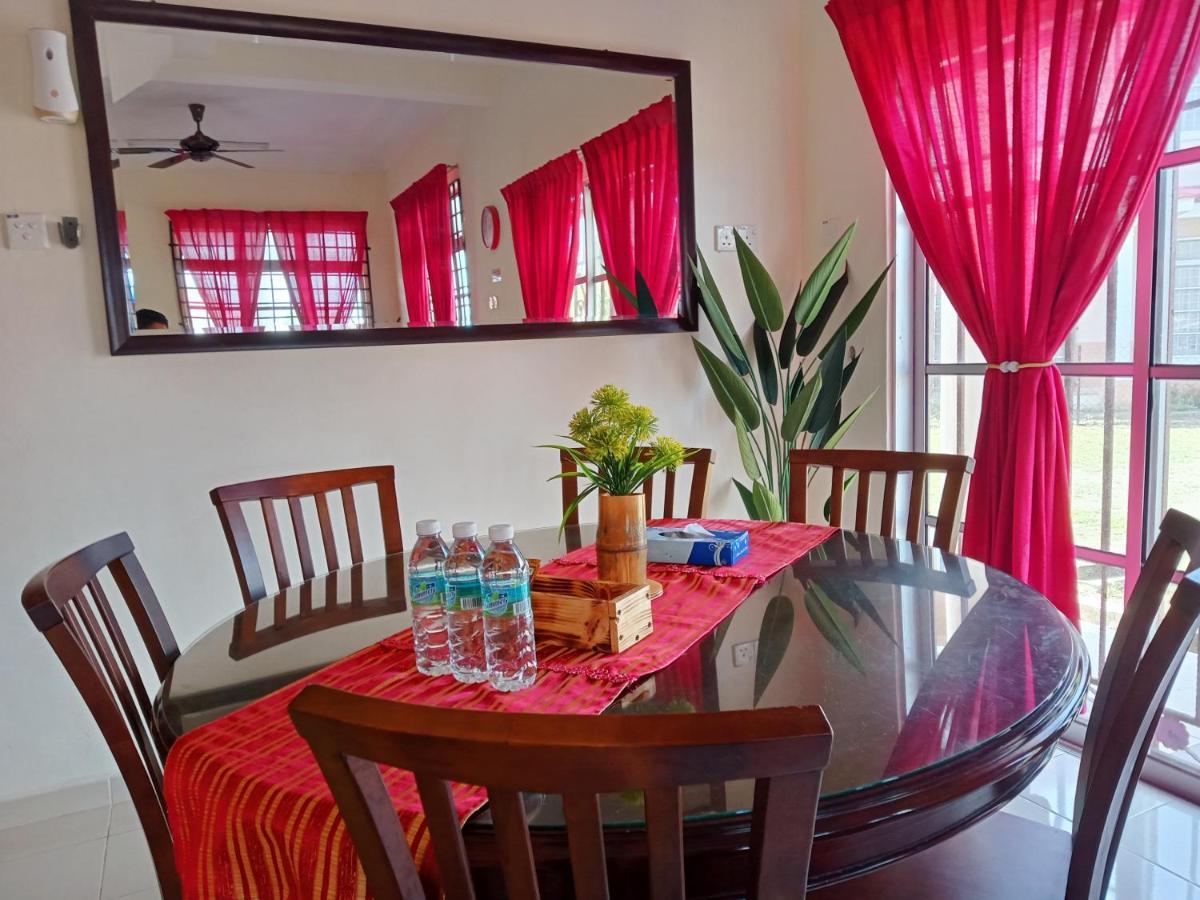 Orkid Camelia 4 Bedrooms Fully Aircond - Near Drawbridge,mayang Mall,ktcc,pasar Payang Kuala Terengganu