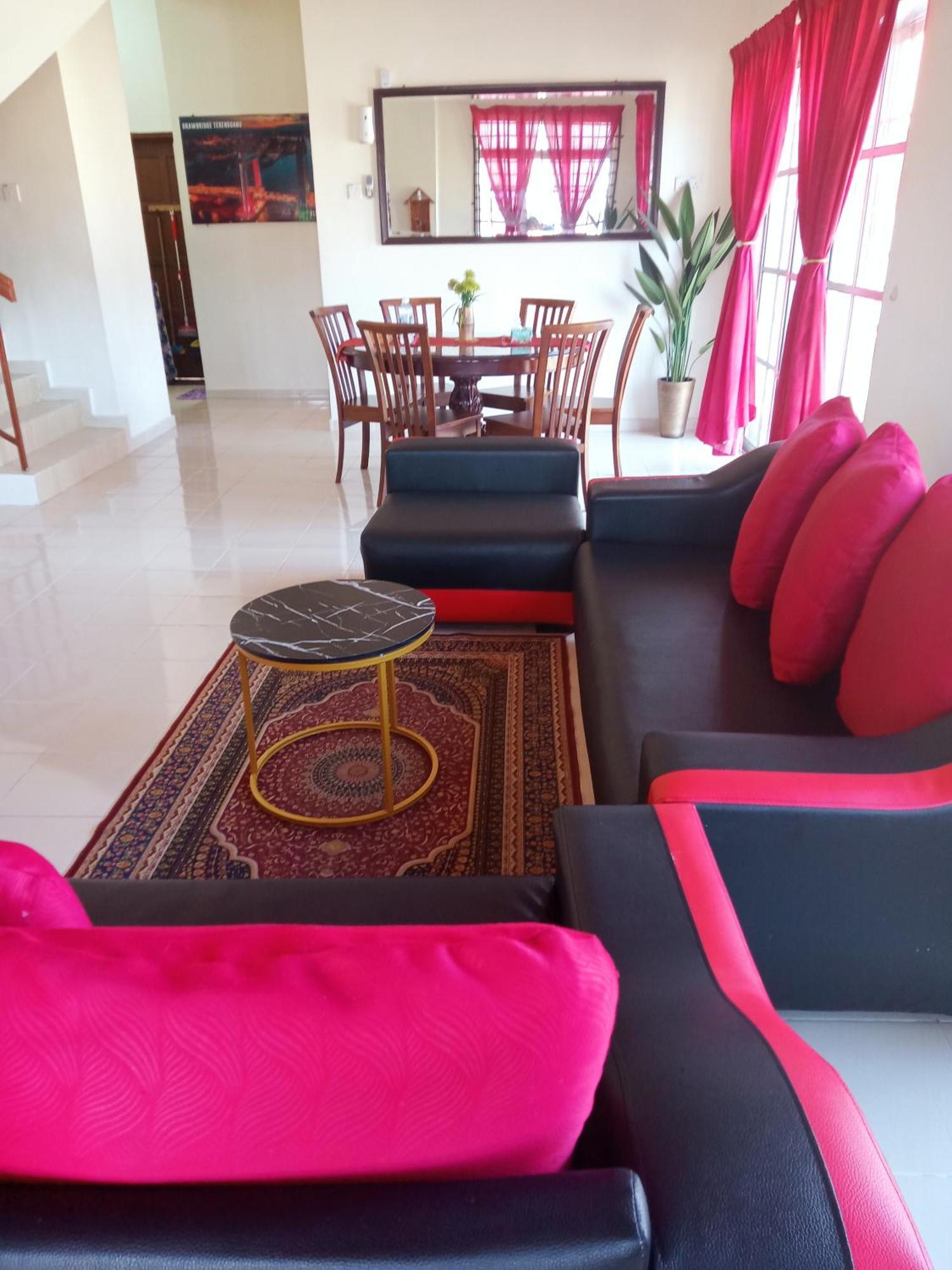 Holiday home Orkid Camelia 4 Bedrooms Fully Aircond - Near Drawbridge,mayang Mall,ktcc,pasar Payang *